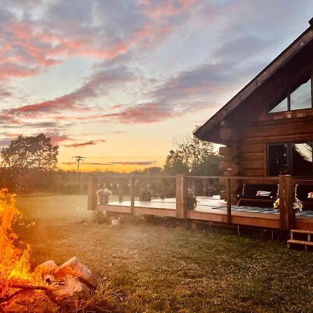 Stunning Log Cabin Getaway At The Hannu Haus Ironwood Bagian luar foto