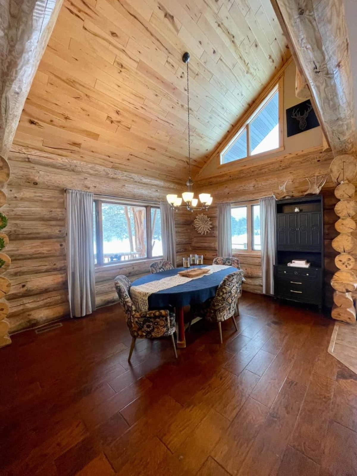 Stunning Log Cabin Getaway At The Hannu Haus Ironwood Bagian luar foto