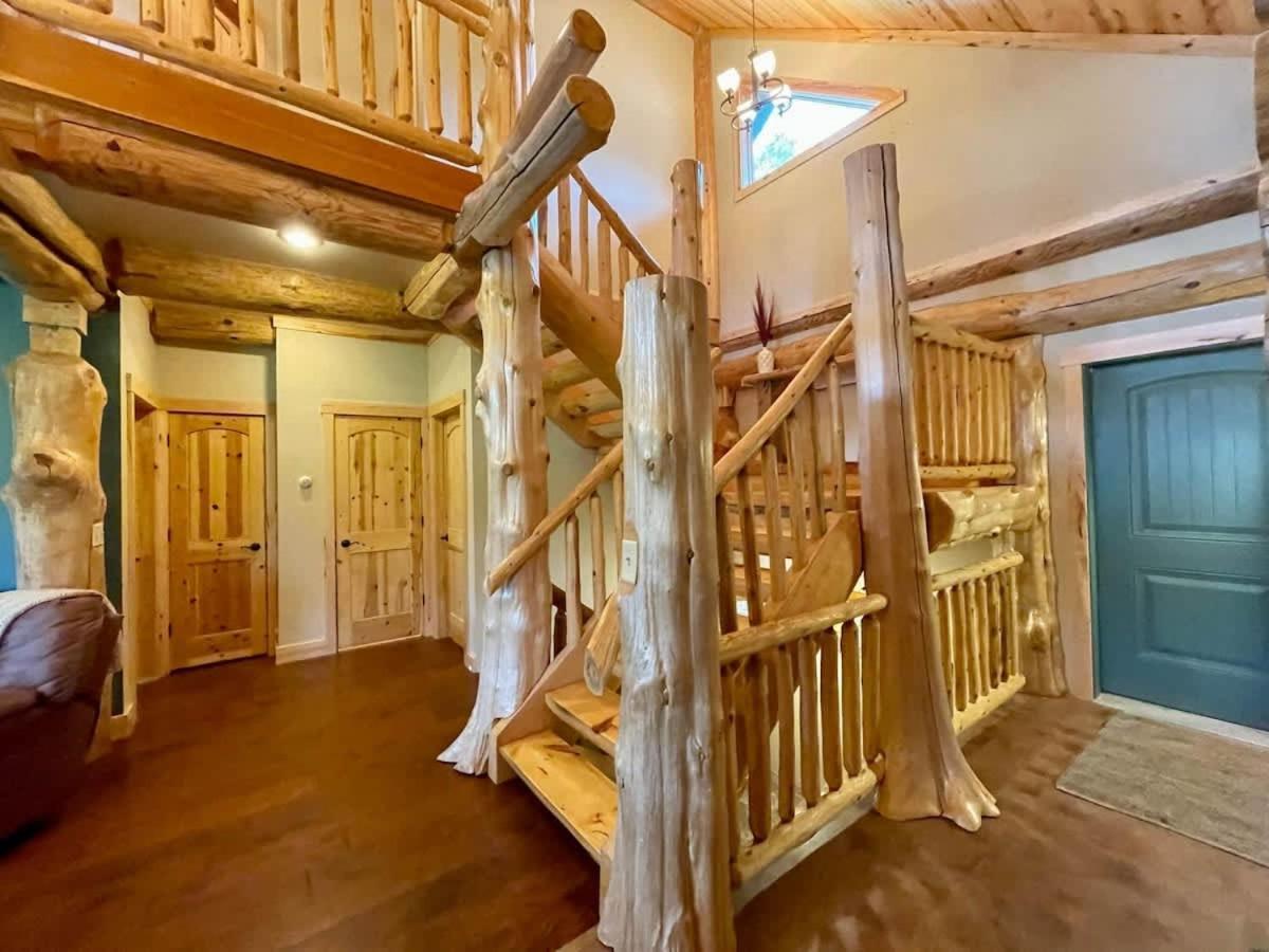Stunning Log Cabin Getaway At The Hannu Haus Ironwood Bagian luar foto