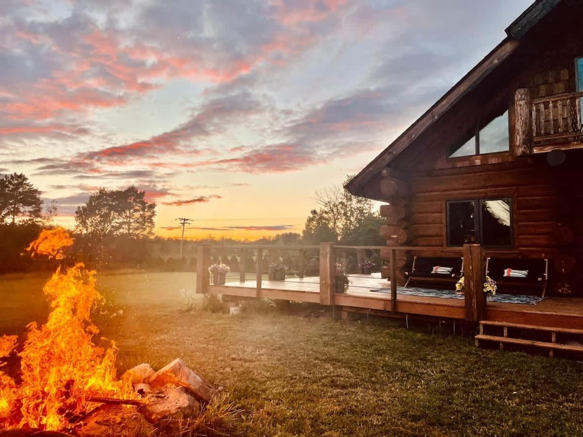 Stunning Log Cabin Getaway At The Hannu Haus Ironwood Bagian luar foto